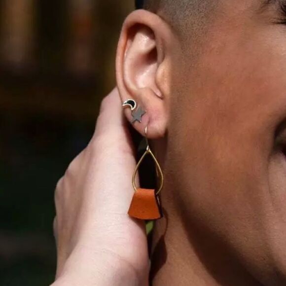 Tan Leather Wrap Gold Wire Drop Earrings NWT - Picture 7 of 8